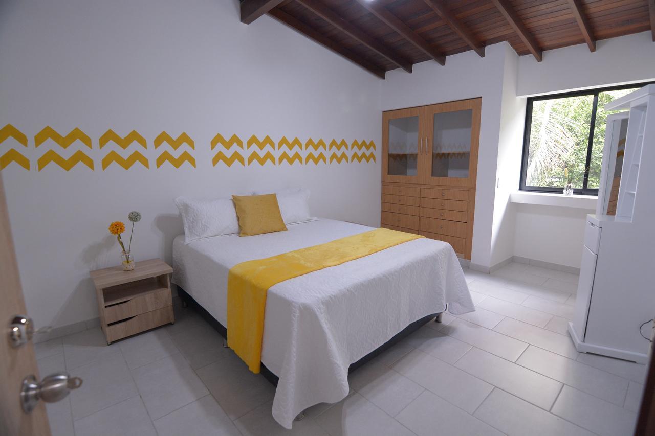 Apartamentos Amoblados Laureles Estadio Medellin Casa Margarita المظهر الخارجي الصورة