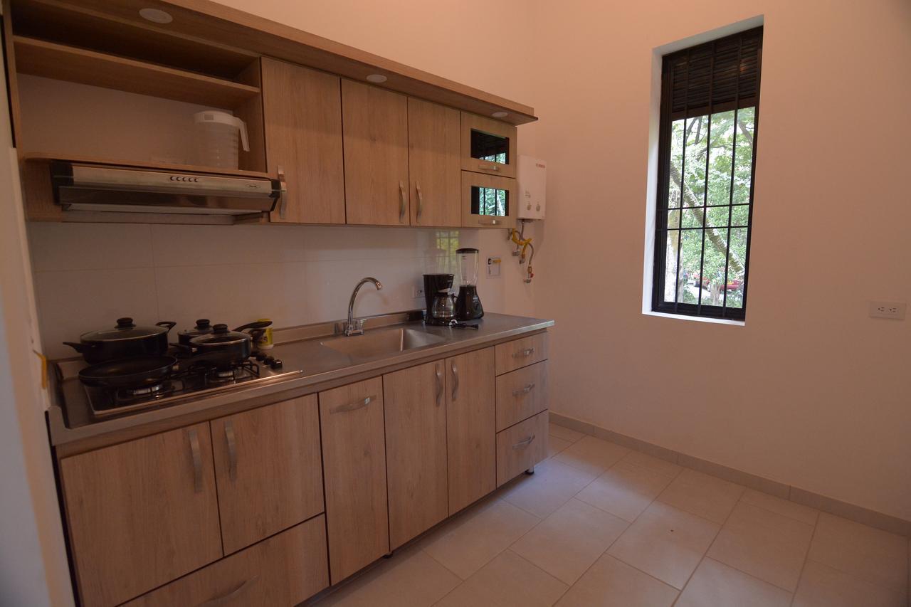 Apartamentos Amoblados Laureles Estadio Medellin Casa Margarita المظهر الخارجي الصورة
